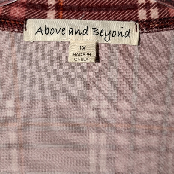 Above and beyond: soft women red / brown and pink plaid buttoned 1X - Picture 3 of 7